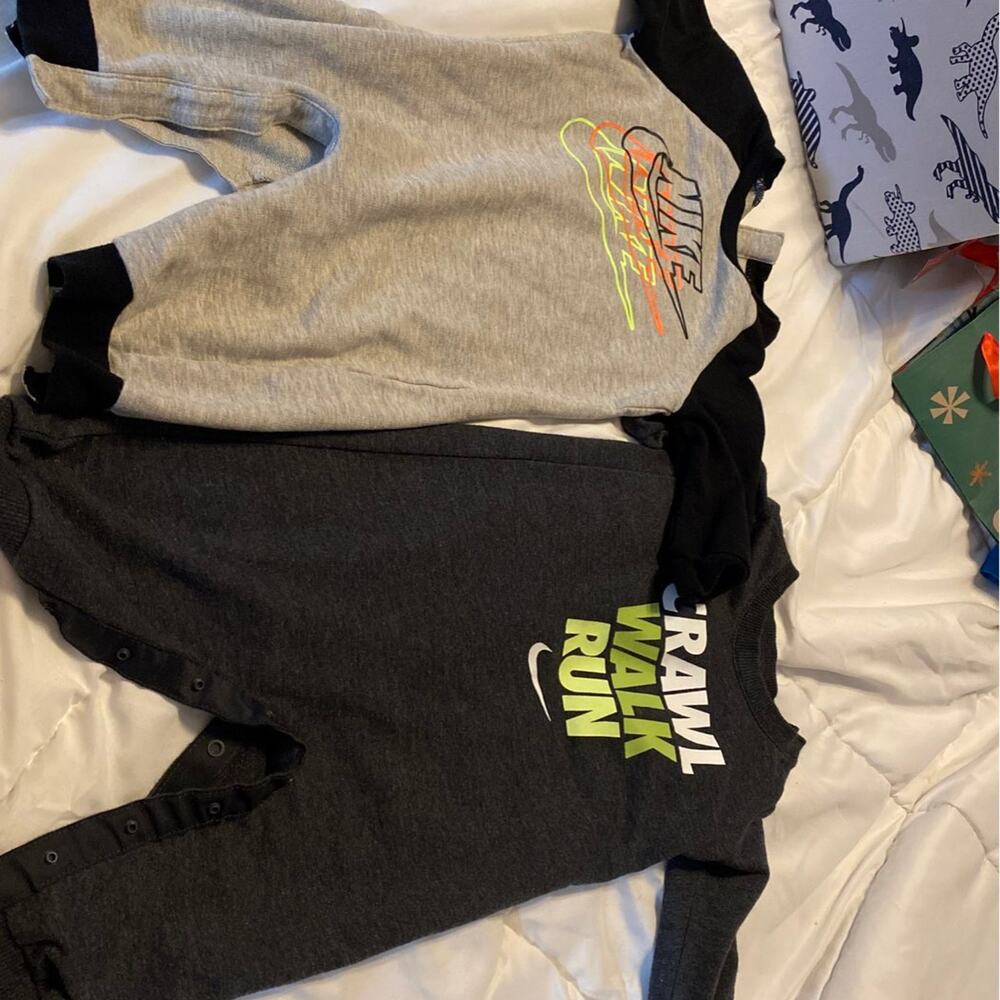 2 Nike‎ romper / onesies